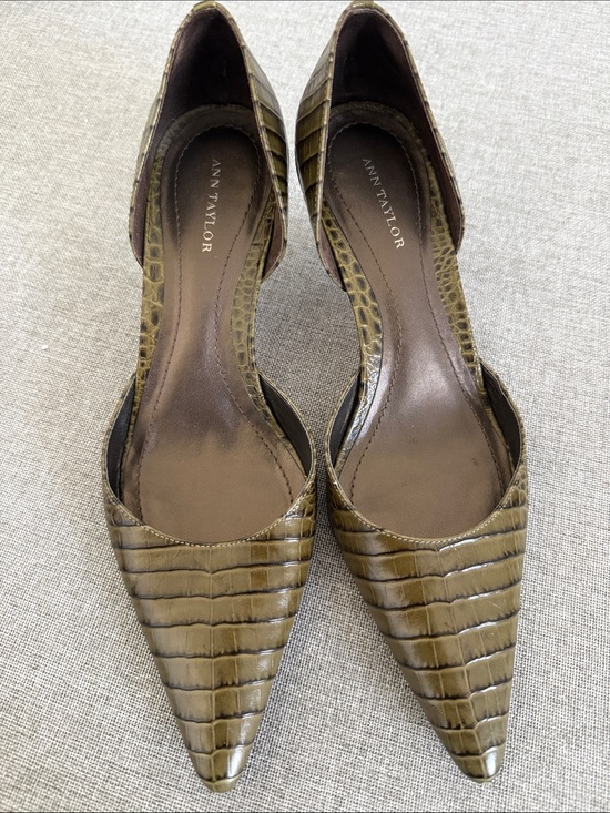 Ann Taylor Shoes - Ann Taylor Olive Croc-Embossed kitten heels